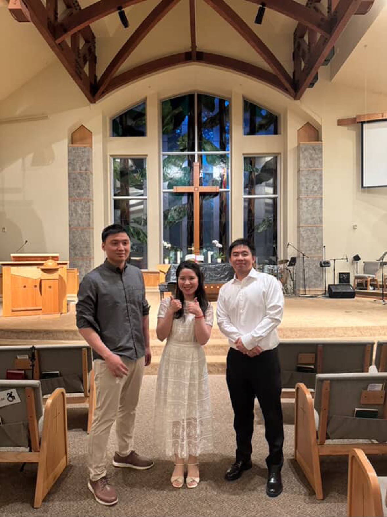 Chiao-Yu Wu with recital guests in the concert hall